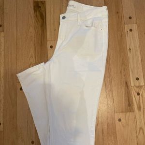Perfect White Old navy Rockstar size 10 long jeans